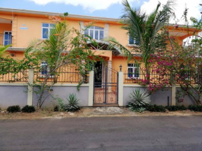 2 bedrooms appartement at Trou aux Biches 300 m away from the beach with enclosed garden and wifi